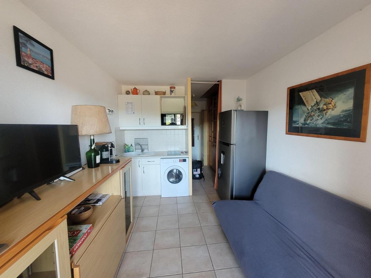 Appartement Paisible Avec Vue Panoramique Mer Et Acces Direct Plage บอร์มส์-เลส์-มิโมซาส์ ภายนอก รูปภาพ