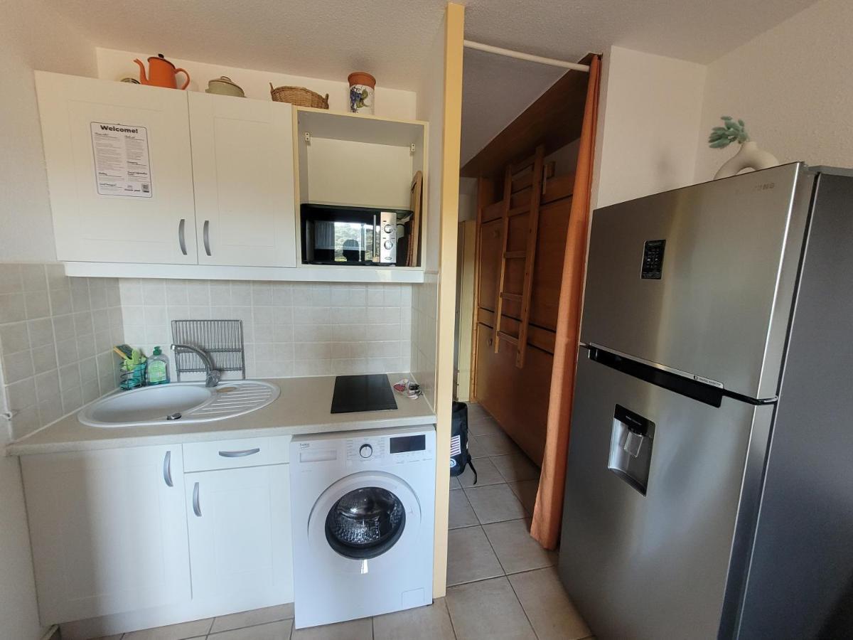Appartement Paisible Avec Vue Panoramique Mer Et Acces Direct Plage บอร์มส์-เลส์-มิโมซาส์ ภายนอก รูปภาพ